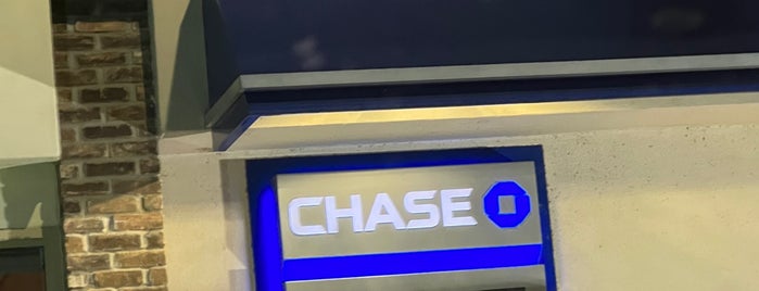 Chase Bank is one of Locais curtidos por KATIE.