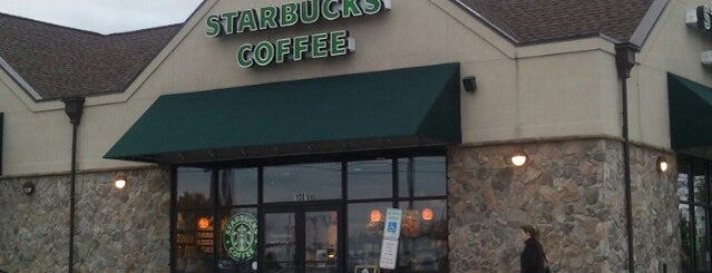 Starbucks is one of Tempat yang Disukai Josepf.
