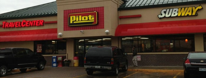 Pilot Travel Centers is one of edwardさんのお気に入りスポット.