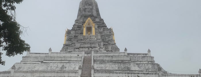 Wat Phu Khao Thong is one of Lieux qui ont plu à Sedat.