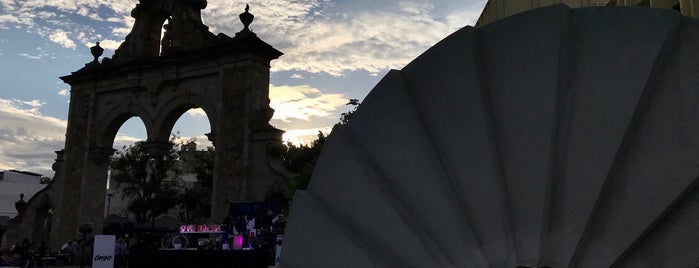 Los Arcos de Zapopan is one of Lugares guardados de JULIE.