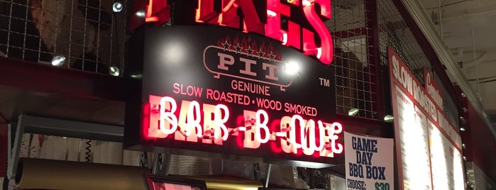 Pike's Pit Bar-B-Que is one of Giggi'nin Beğendiği Mekanlar.