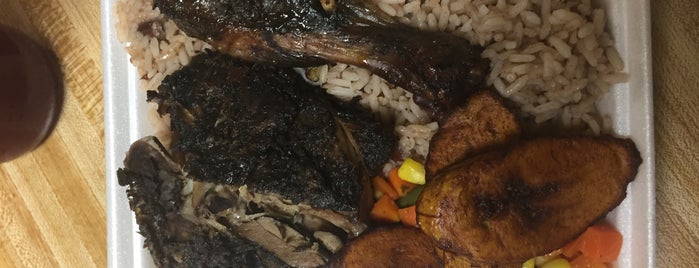 Jamaica's Flavor Restaurant is one of Locais salvos de Patrice M.
