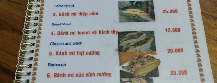 Bánh Mì Phượng is one of สถานที่ที่ Mustafa ถูกใจ.