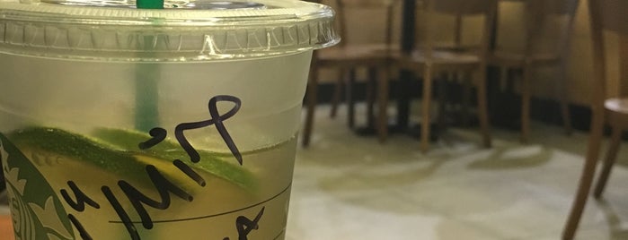 Starbucks is one of Tempat yang Disukai Sinasi.