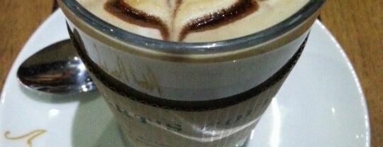 Robert's Coffee is one of Posti che sono piaciuti a Bagcan.