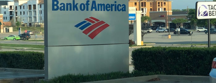 Bank of America is one of สถานที่ที่ Kristine ถูกใจ.