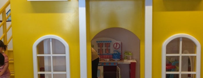 Kiddies Cafe is one of Dubai kids.