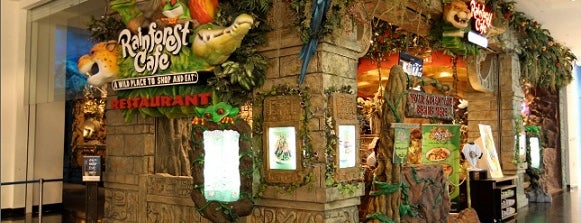 Rainforest Cafe Dubai is one of George : понравившиеся места.