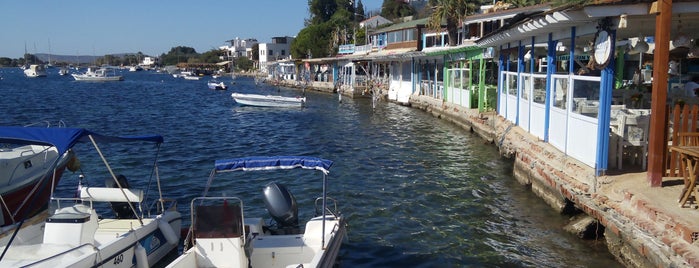 Gümüşlük Belediye Çay Bahçesi is one of สถานที่ที่ Duygu ถูกใจ.