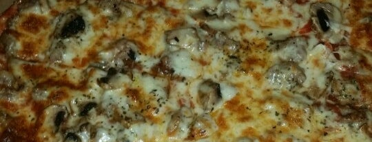 Margarita's Pizza is one of Yvonneさんの保存済みスポット.