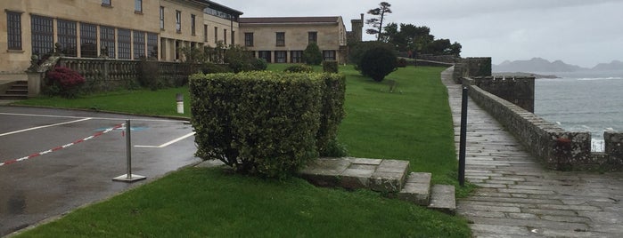 Hotel Parador de Baiona is one of Lieux qui ont plu à Alexandre.