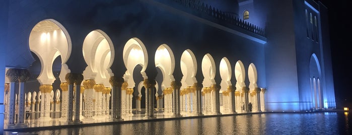 Sheikh Zayed Grand Mosque is one of Jana : понравившиеся места.