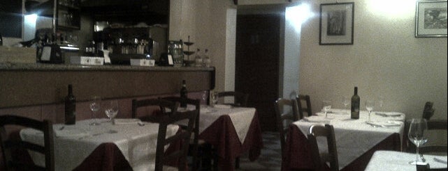 Pizzeria La Rosa is one of Mia Italia |Toscana, Emilia-Romagna|.