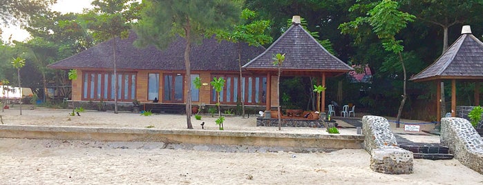 Samalona Island And Resort is one of Locais curtidos por RizaL.
