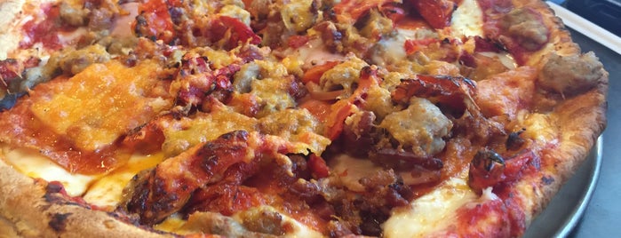 Pie Five Pizza Co. is one of Lugares favoritos de Pradeep.