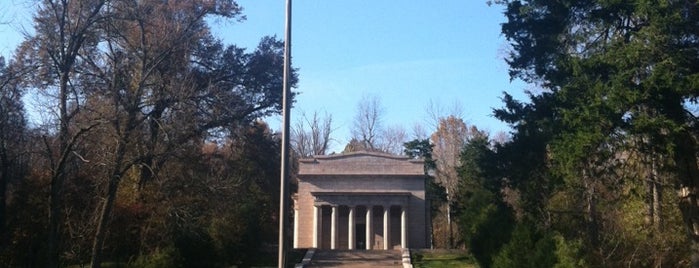 Abraham Lincoln Birthplace National Historical Park is one of National Park Service sites visited.
