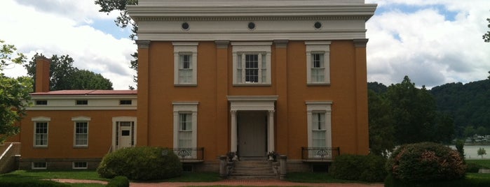 Lanier Mansion State Historic Site is one of Orte, die Jarrad gefallen.