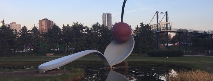Minneapolis Sculpture Garden is one of Top 10 favorites places in Minneapolis, MN.