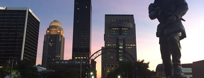 Belvedere/Riverfront Plaza is one of The 15 Best Places for Sunsets in Louisville.