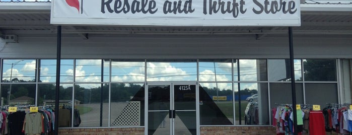 Open Doors Resale & Thrift Store is one of Lugares favoritos de Beth.
