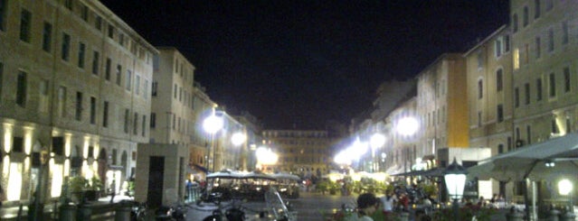 Place aux Huiles is one of Marseille.