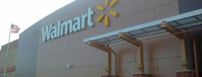 Walmart Supercenter is one of Lugares favoritos de Alejandra.
