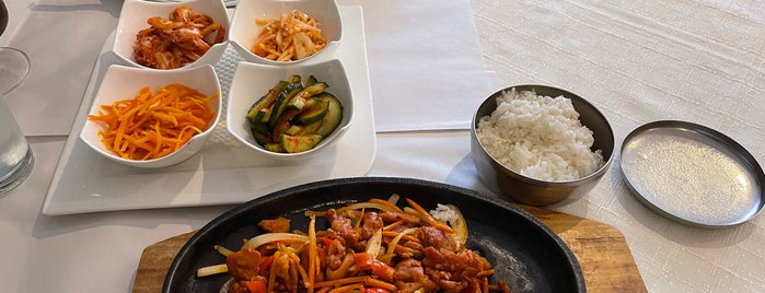 Seoul restaurant is one of Lieux qui ont plu à Ares.