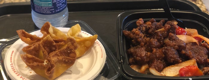 Panda Express is one of Aresさんのお気に入りスポット.