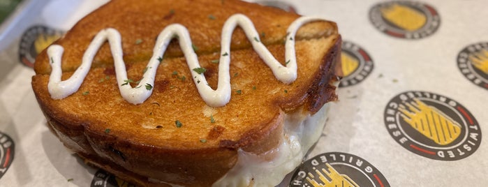 Twisted Grilled Cheese is one of Locais curtidos por Ares.