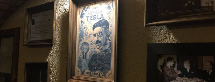 Tesla Pub is one of Пабы.