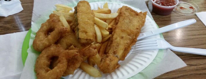 Union Jack Fish & Chips II is one of สถานที่ที่ Ellia ถูกใจ.