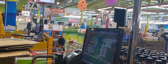 Goro Assalam Hypermarket is one of ngampus.