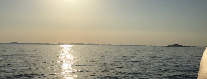 Plaža Čigrađa is one of Posti salvati di Ivan.