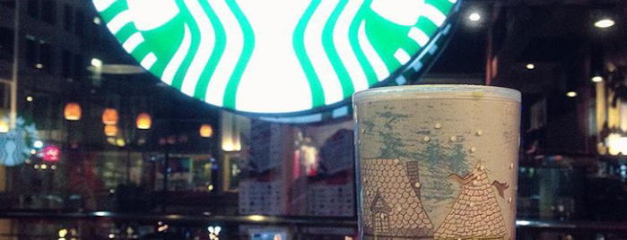 Starbucks is one of Lieux qui ont plu à Grace.
