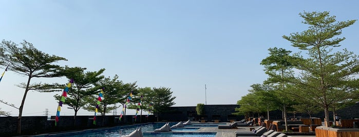 Alila Swimming Pool is one of สถานที่ที่ RizaL ถูกใจ.