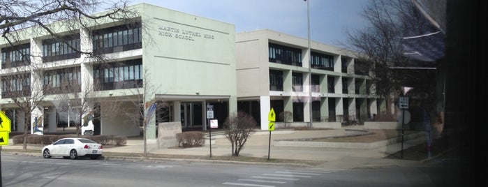 King College Prep High School is one of Lugares favoritos de Jeffery.
