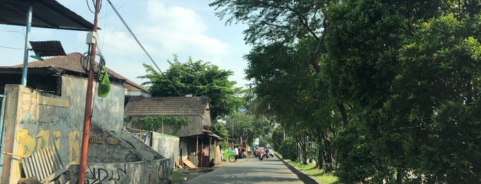 Jalan Cinere Raya is one of STREET.