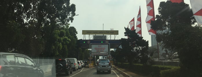 Gerbang Tol Ampera 2 is one of High Way / Road in Jakarta.