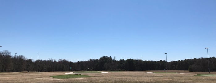 Arundel Golf Park is one of Tempat yang Disukai Robert.