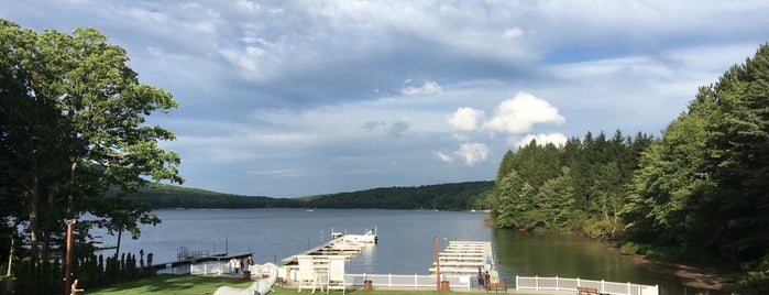 Uno Pizzeria & Grill - Oakland is one of Deep Creek Lake.