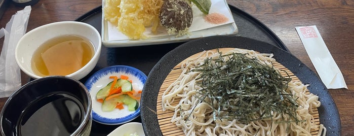 生そば 蛇の目屋 is one of Asian Food(Neighborhood Finds)/SOBA.