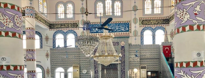 Ömer Nasuhi Bilmen Camii is one of Mustafa'nın Beğendiği Mekanlar.