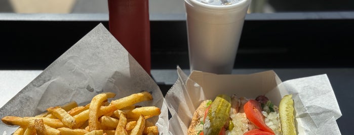 Poochie's Hot Dogs is one of Evanston!.