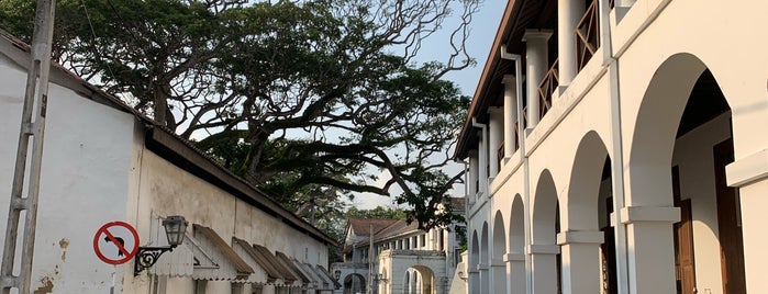 Dutch Hospital is one of Tempat yang Disukai Dirk.