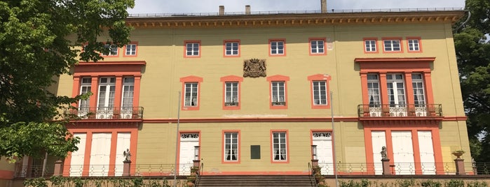 Herrnsheimer Schloss is one of Tempat yang Disukai Maike.