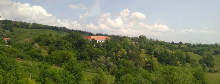 Grad Raka is one of Slovenski Gradovi.
