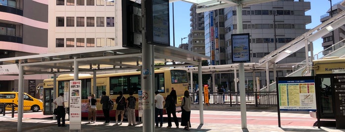 本厚木駅南口バス停 is one of 駅　乗ったり降りたり.