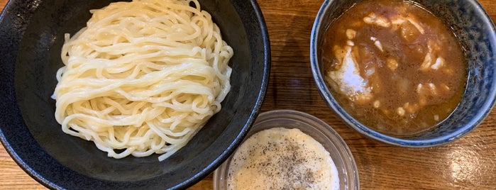 宮崎とんこつラーメン神楽 is one of Cuisine.