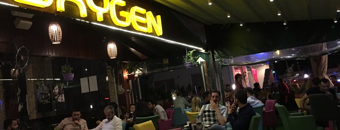 Oxygen Cafe is one of Emir'in Beğendiği Mekanlar.